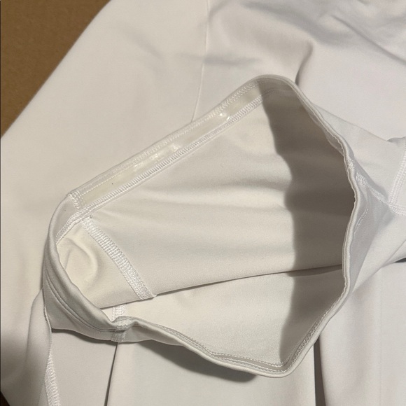 Athleta White Women's Shorts - Picture 8 of 10